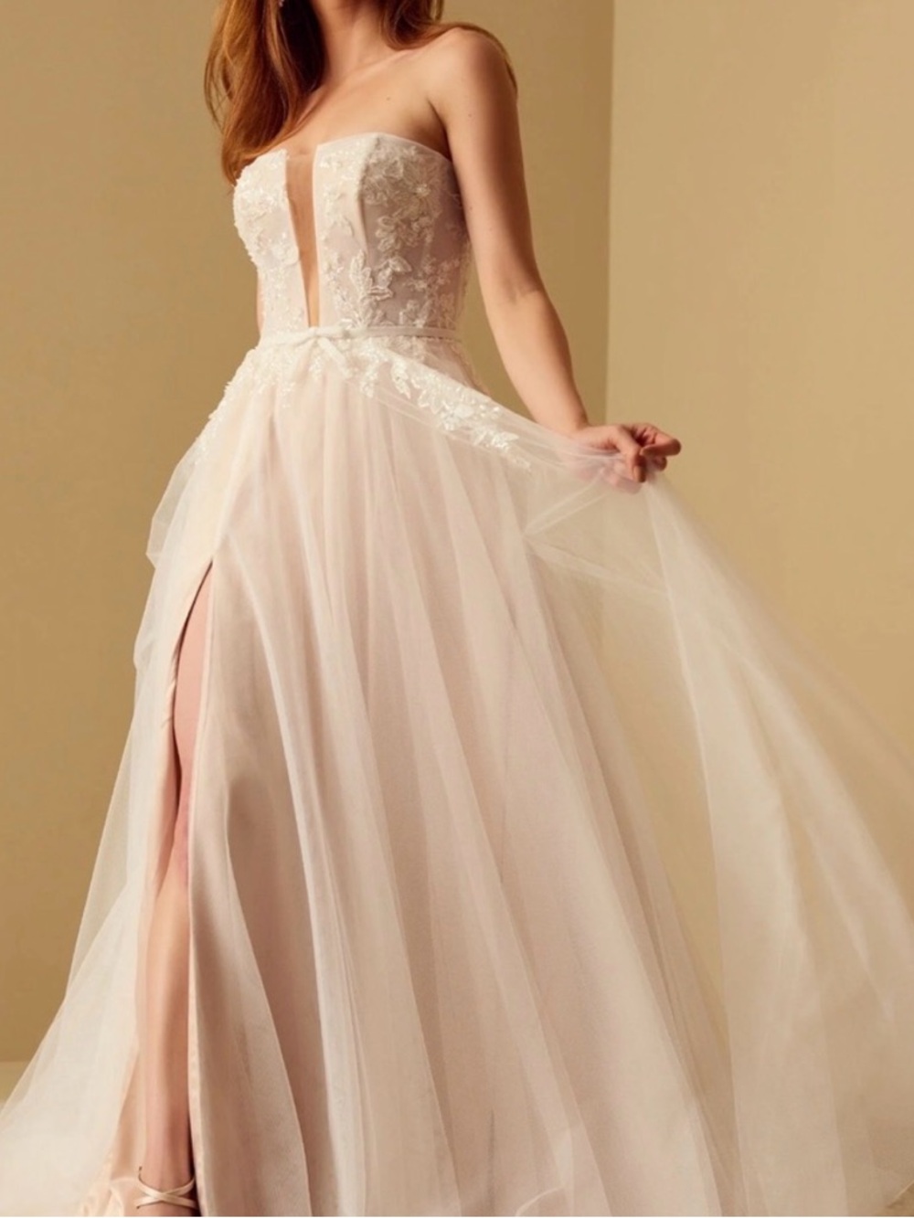 NWT Vow'D Fae Gown Strapless Lace Appliqué Tulle Gown in Blush/Mocha
